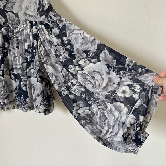 Intermix Charlotte Pleated Floral Boxy Silk Blouse In Navy Size M - Picture 10 of 12